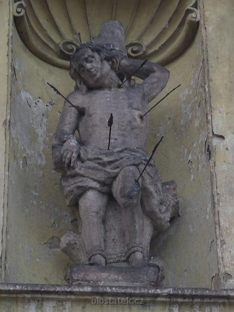 DSCF3029.JPG - kterýpak mučedník v nice kostela Nejsvětější Trojice?