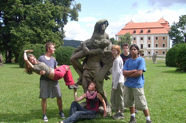 S7300195.JPG - nevkusné parodování druhé nejširší kolekce soch z dílny Matyáše Bernarda Brauna v Čechách